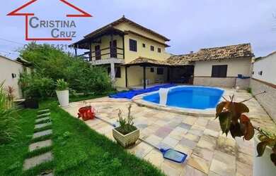 Imagem: A casa possui 5 Dormitórios, 4 Banheiros, 326m² de Área e