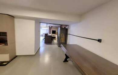 Imagem: A casa possui 5 Dormitórios, 5 Banheiros, 4 Vagas na garagem