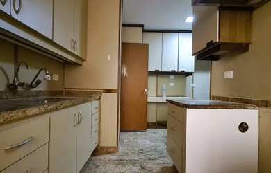 Imagem 15: Apartamento super espaço com varandinha e vista verde