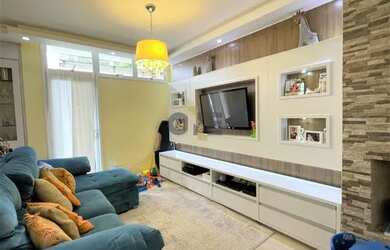 Imagem: A casa em condomínio possui 3 Dormitórios, 3 Banheiros, 2