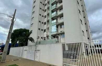 Imagem: O apartamento possui 2 Dormitórios, 1 Banheiro, 2 Vagas na