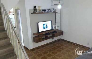 Imagem: A casa possui 2 Dormitórios, 2 Banheiros, 2 Vagas na garagem