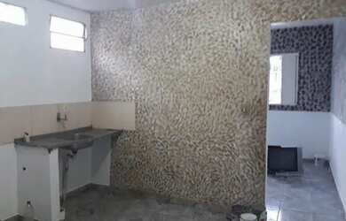 Imagem: A casa para alugar possui 1 Dormitório e 1 Banheiro e está