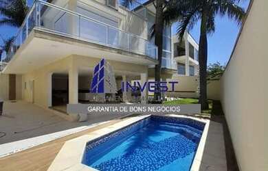 Imagem: A casa em condomínio possui 1 Dormitório, 4 Banheiros, 5 Vagas