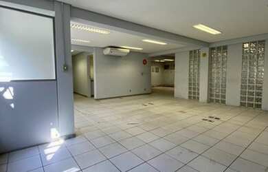 Imagem: O depósito possui 740m² de Área e está localizado em Centro