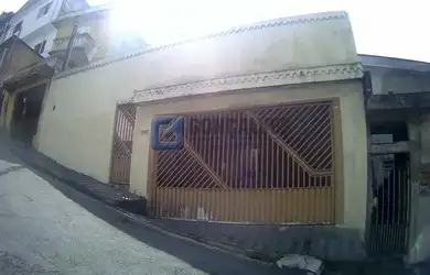 Imagem: A casa possui 2 Banheiros, 2 Vagas na garagem, 175m² de Área