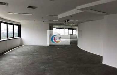 Imagem: O depósito possui 3 Vagas na garagem, 250m² de Área e está