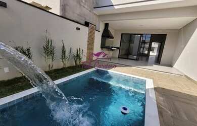 Imagem: A casa em condomínio possui 4 Dormitórios, 3 Banheiros, 4