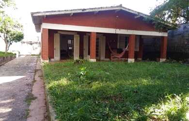 Imagem: A casa possui 2 Dormitórios, 2 Banheiros, 5 Vagas na garagem