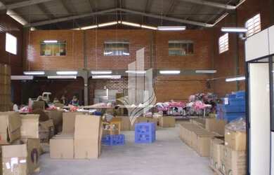 Imagem: O depósito possui 575m² de Área e está localizado em Salto