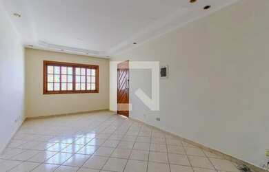 Imagem: A casa possui 3 Dormitórios, 3 Banheiros, 1 Vaga na garagem