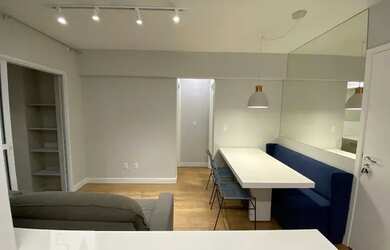 Imagem: O apartamento possui 1 Dormitório, 1 Banheiro, 1 Vaga na garagem