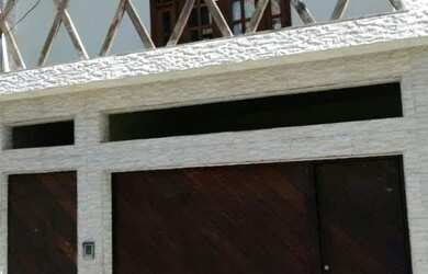 Imagem: A casa possui 3 Dormitórios, 4 Banheiros, 4 Vagas na garagem