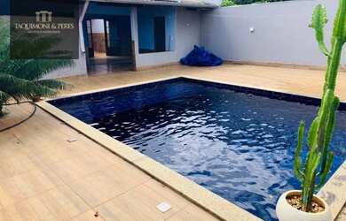 Imagem: A casa possui 3 Dormitórios, 3 Banheiros e 164m² de Área