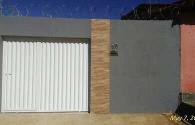 Imagem: A casa possui 2 Dormitórios, 1 Banheiro, 1 Vaga na garagem