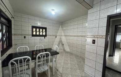 Imagem 2: Casa localizada no bairro Aventureiro, composta por dois quartos, varanda...