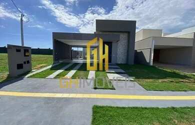 Imagem: A casa possui 3 Dormitórios, 3 Banheiros, 4 Vagas na garagem