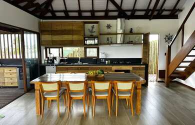 Imagem 13: Casa de condomínio para venda tem 240 metros quadrados com 4 quartos