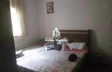 Imagem: A casa possui 3 Dormitórios, 2 Banheiros, 103m² de Área e