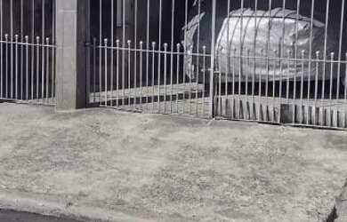 Imagem: A casa possui 2 Dormitórios, 3 Banheiros e está localizado