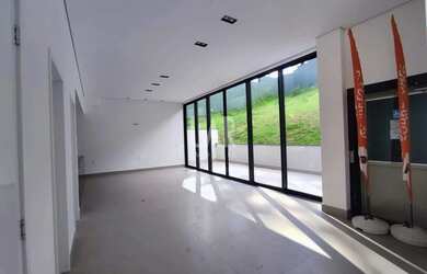 Imagem: A casa em condomínio possui 4 Dormitórios, 2 Banheiros, 3