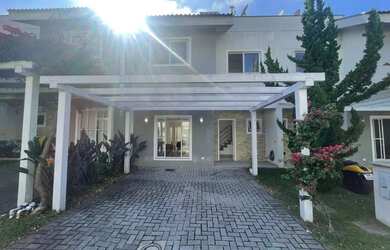 Imagem: A casa possui 3 Dormitórios, 3 Banheiros, 2 Vagas na garagem