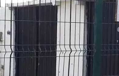 Imagem: A casa possui 2 Dormitórios, 2 Banheiros, 1 Vaga na garagem