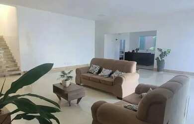 Imagem: A casa em condomínio possui 5 Dormitórios, 5 Banheiros, 4