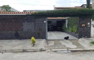 Imagem: A casa possui 2 Dormitórios, 4 Banheiros, 4 Vagas na garagem