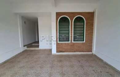 Imagem: A casa possui 4 Dormitórios, 2 Banheiros, 2 Vagas na garagem