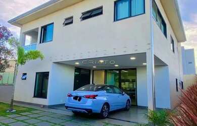 Imagem: A casa possui 4 Dormitórios, 4 Banheiros, 4 Vagas na garagem