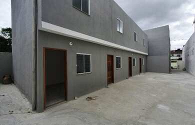 Imagem: A casa possui 2 Dormitórios, 2 Banheiros, 1 Vaga na garagem