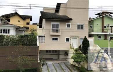 Imagem: A casa em condomínio possui 4 Dormitórios, 5 Banheiros, 4