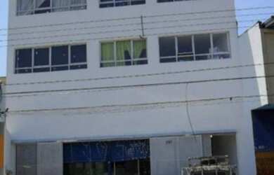 Imagem: O depósito possui 4 Vagas na garagem e 257m² de Área e está