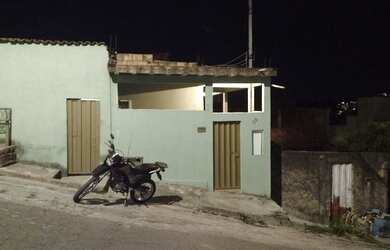 Imagem: A casa possui 2 Dormitórios, 1 Banheiro e está localizado