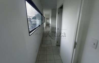 Imagem 13: Galpão/Depósito/Armazém para aluguel e venda possui 2450 metros quadrados