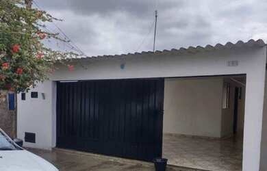 Imagem: A casa possui 2 Dormitórios, 1 Banheiro e está localizado