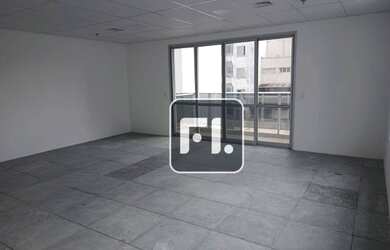 Imagem: O depósito possui 2 Vagas na garagem e 70m² de Área e está