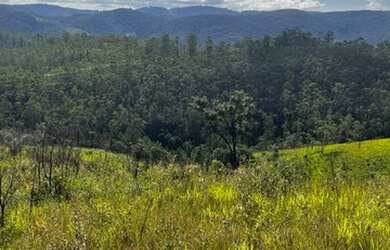 Imagem: O terreno possui 600m² de Área e está localizado em Centro