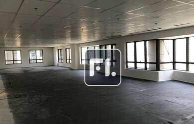 Imagem: O depósito possui 5 Vagas na garagem, 825m² de Área e está