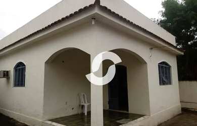 Imagem: A casa possui 3 Dormitórios, 1 Banheiro, 5 Vagas na garagem