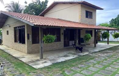 Imagem 1: Casa em Aquiraz Casa com 4 dormitórios