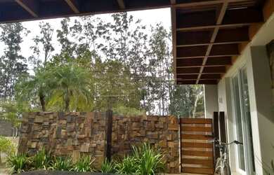 Imagem: A casa em condomínio possui 4 Dormitórios, 5 Banheiros, 3