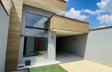 Imagem: A casa possui 3 Dormitórios, 2 Banheiros, 1 Vaga na garagem