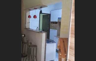 Imagem: A casa possui 3 Dormitórios e 2 Banheiros e está localizado