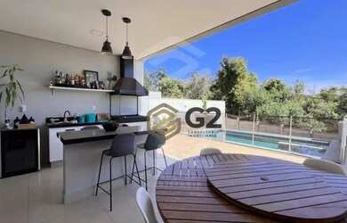 Imagem: A casa em condomínio possui 3 Dormitórios, 4 Banheiros, 4