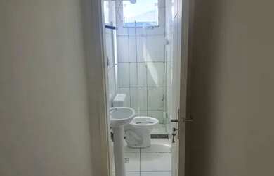 Imagem: A casa possui 2 Dormitórios, 2 Banheiros, 1 Vaga na garagem