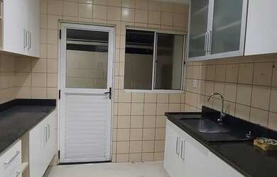 Imagem: A casa em condomínio possui 4 Dormitórios, 3 Banheiros e 2