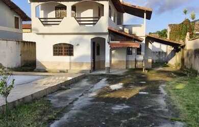 Imagem: A casa em condomínio possui 3 Dormitórios, 2 Banheiros, 4