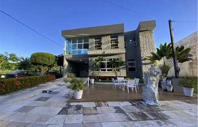 Imagem: A casa em condomínio possui 4 Dormitórios, 4 Banheiros, 280m²